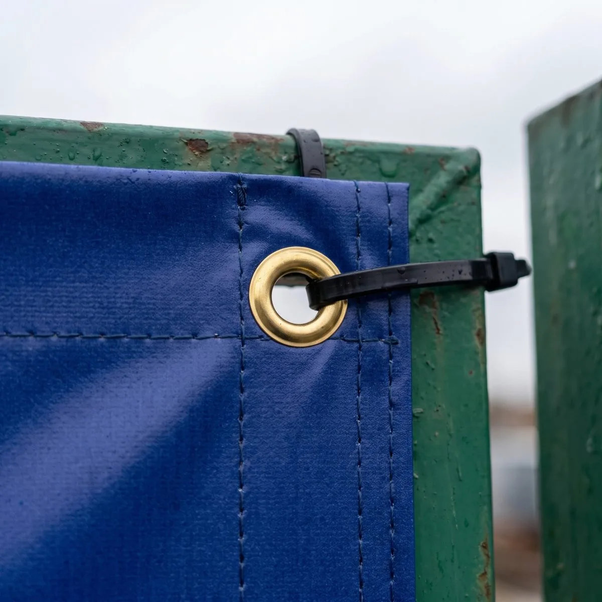 StoreWise pvc banner eyelet
